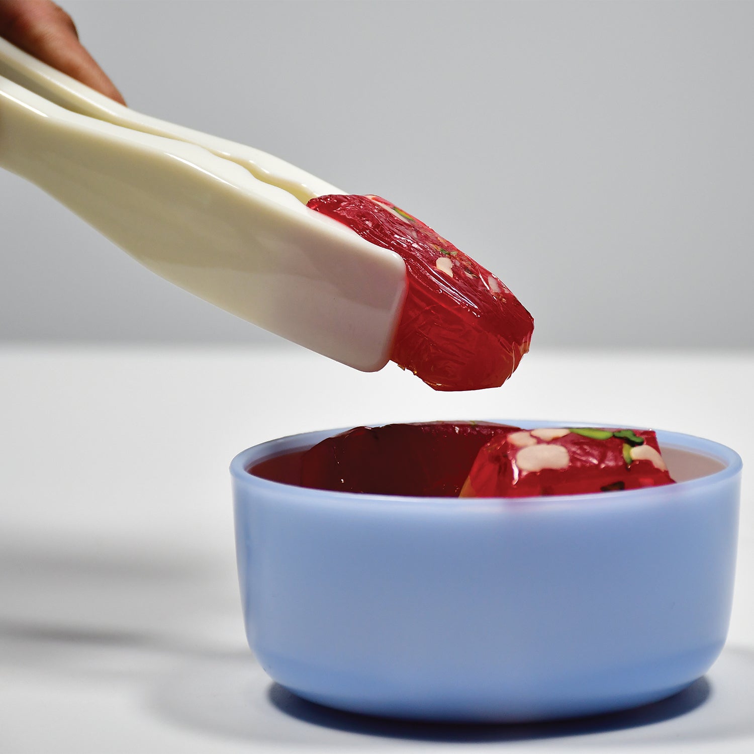Plastic Handle Tong Bread Clamps Kitchen Tongs Cooking Tongs.