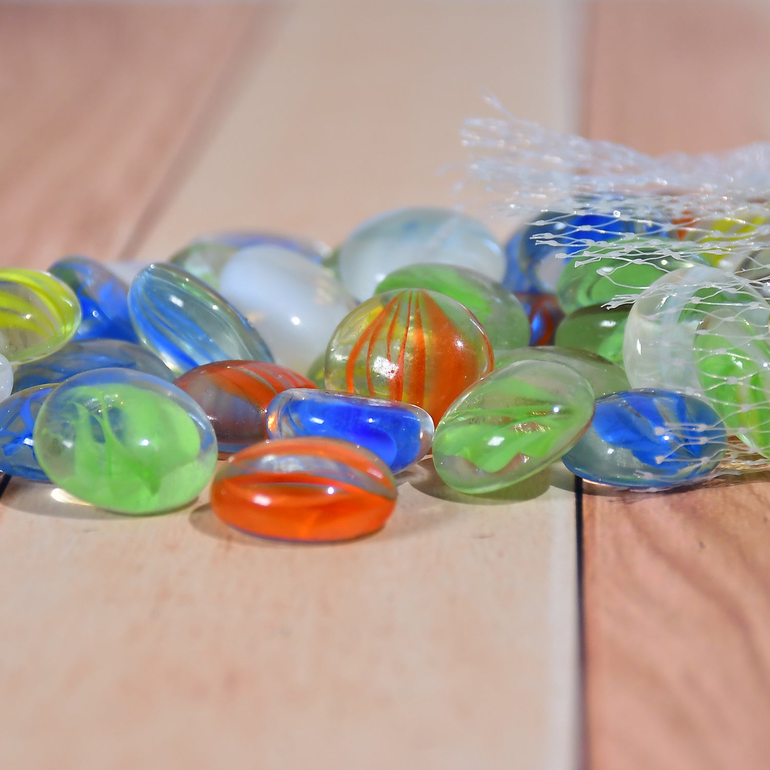 Glass Gem Stone Flat Round Marbles Pebbles For Vase Fillers Attractive Pebbles For Aquarium Fish Tank.