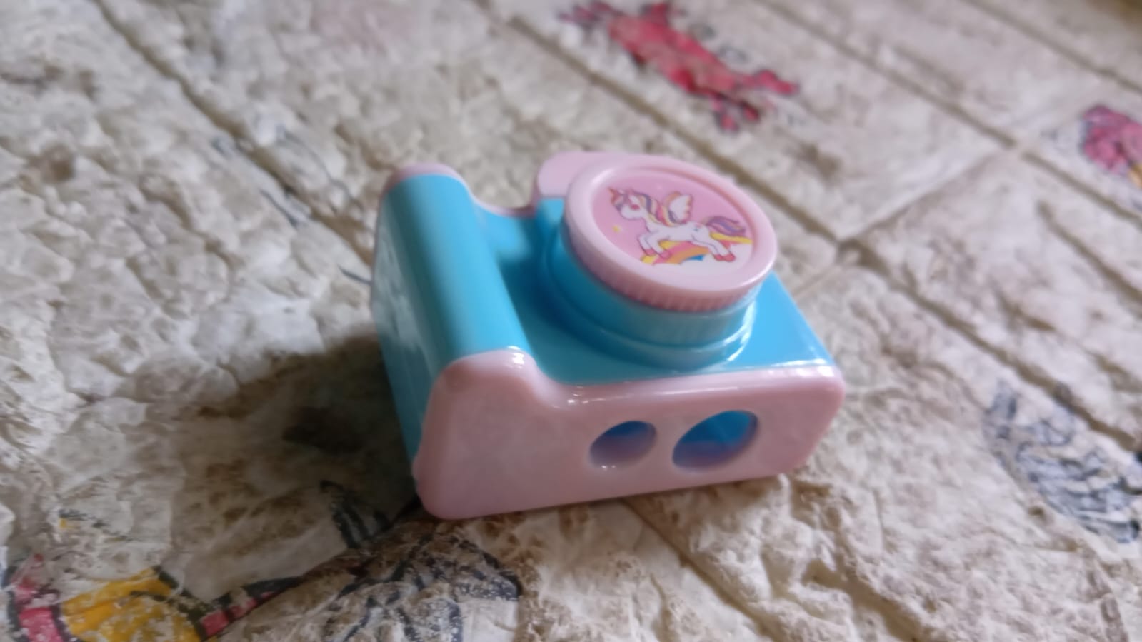 Camera Shape Pencil Sharpener  Simple Student Office Sharpener  Fashionable And Convenient Lightweight Manual Sharpener For Kids Boys Girls Birthday Return Gifts (1 Pc)