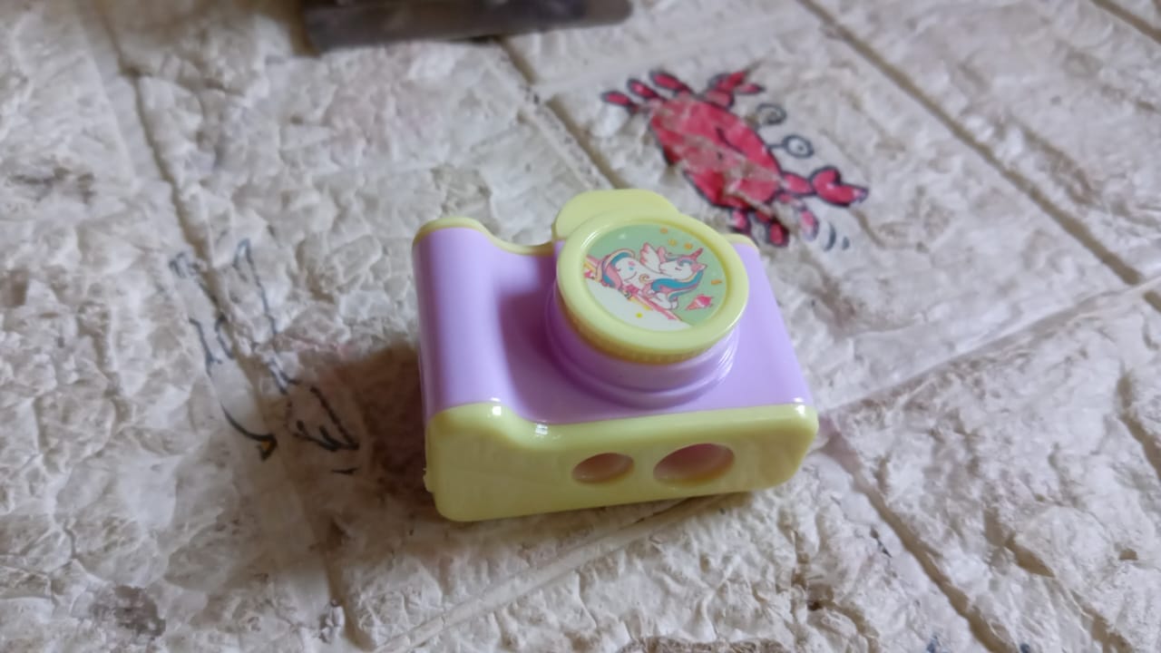 Camera Shape Pencil Sharpener  Simple Student Office Sharpener  Fashionable And Convenient Lightweight Manual Sharpener For Kids Boys Girls Birthday Return Gifts (1 Pc)